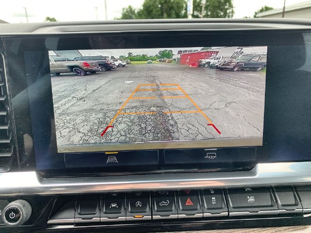 Used 2023 Chevrolet Silverado 1500 LT AWD/4WD image 14