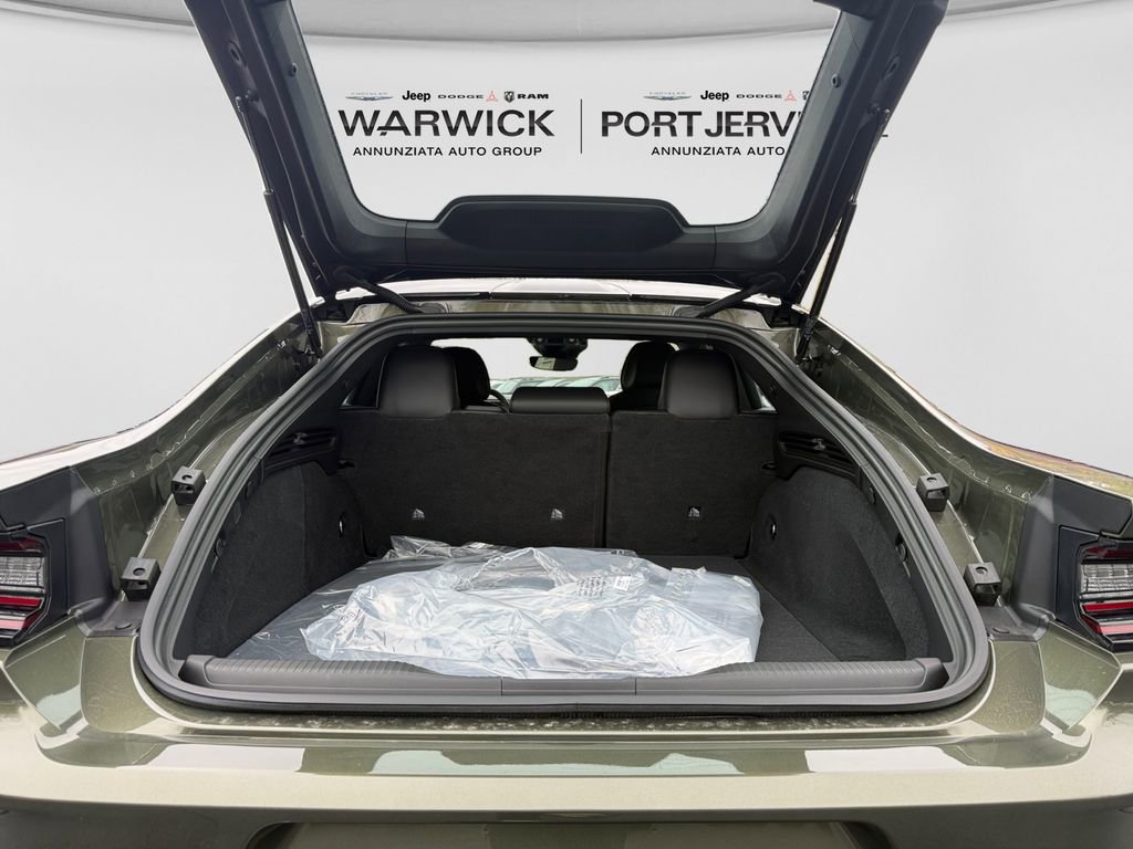 New 2026 Dodge Charger R/T AWD/4WD image 18