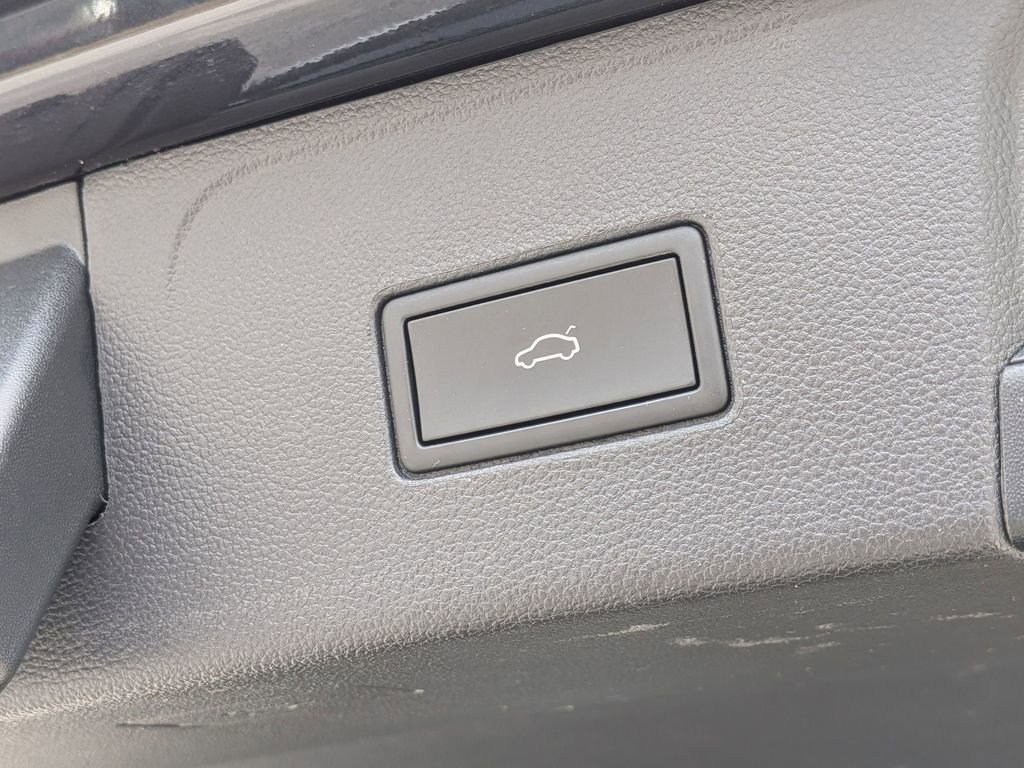 Used 2023 Volkswagen Atlas SE AWD/4WD image 8