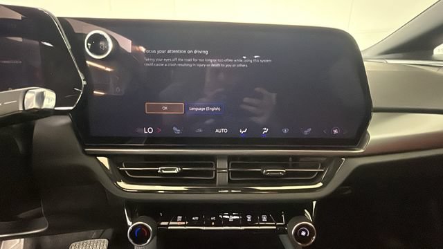 Used 2025 Chevrolet Equinox EV RS FWD image 23