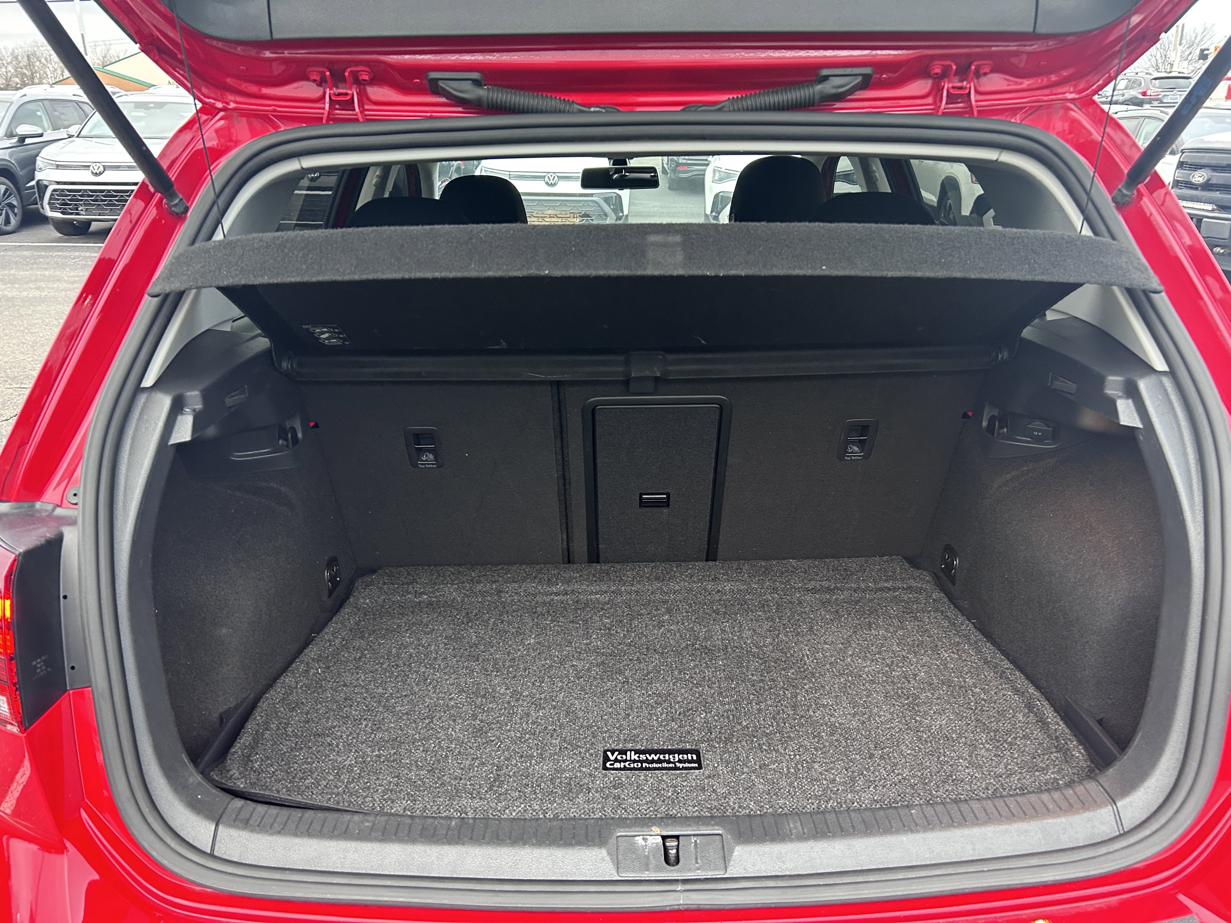 Used 2018 Volkswagen Golf S image 25