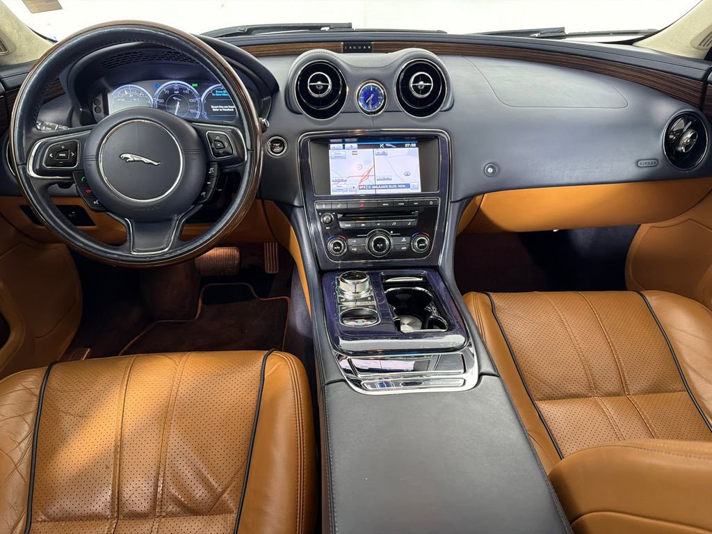 Used 2012 Jaguar XJ L image 25