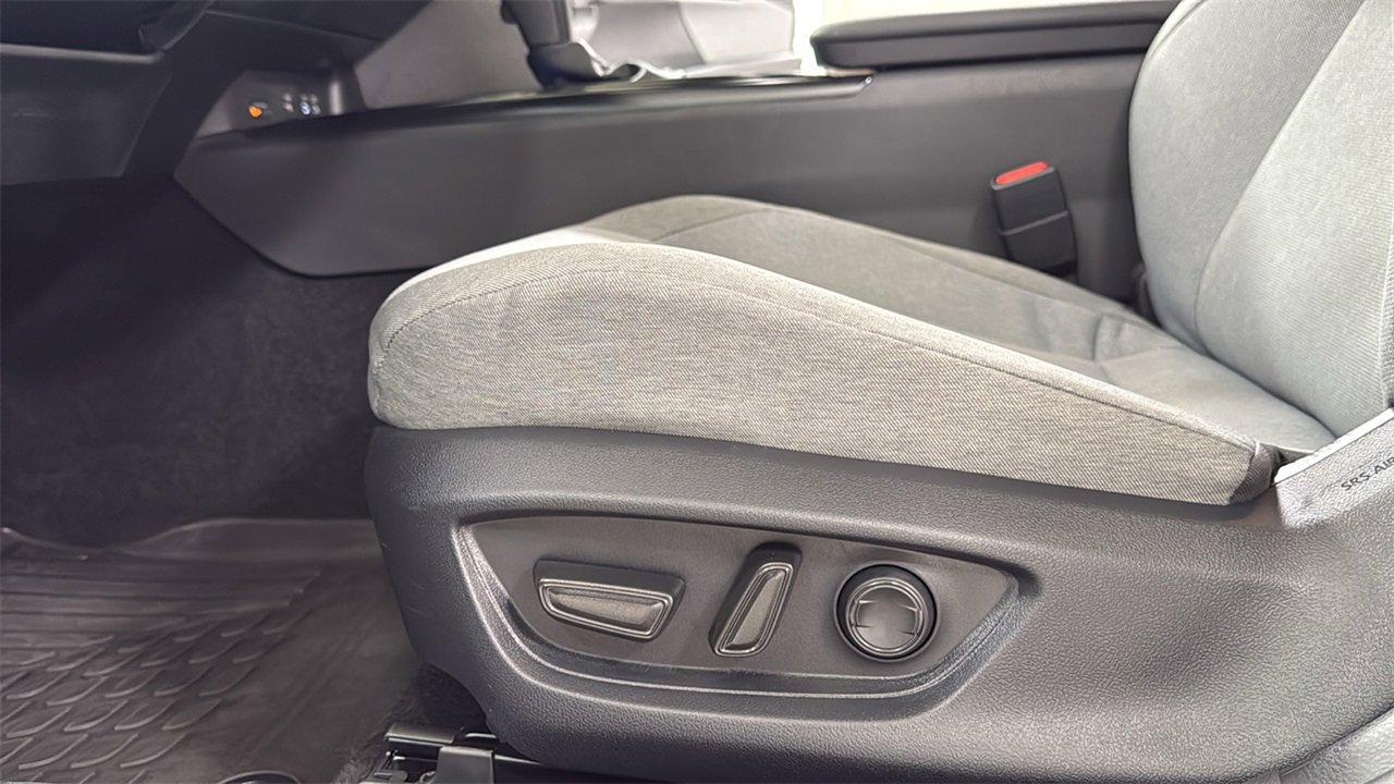 Used 2026 Toyota Camry LE w/ Convenience Package image 14