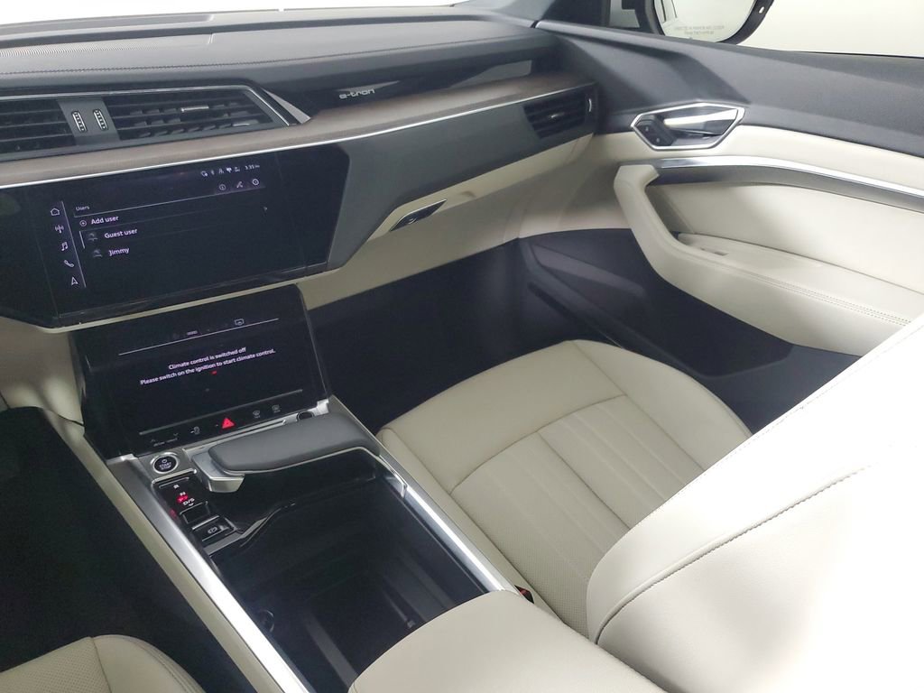 Used 2024 Audi Q8 e-tron Premium Plus w/ Premium Plus Package image 16