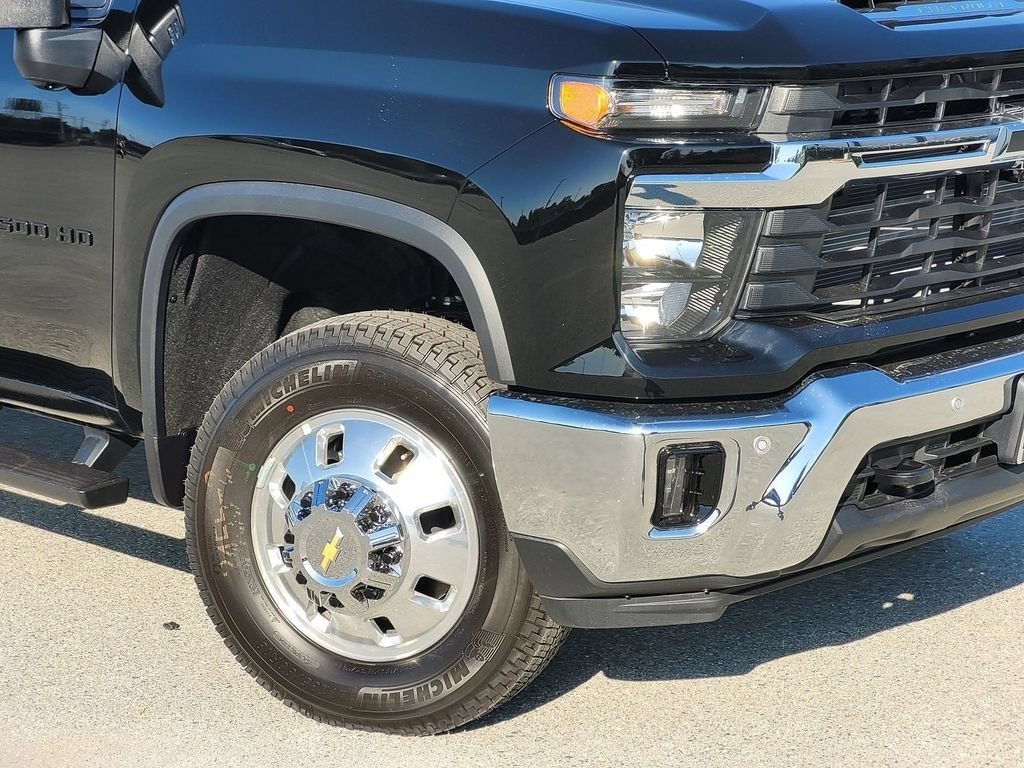 New 2026 Chevrolet Silverado 3500 LT w/ All Star Edition AWD/4WD image 3