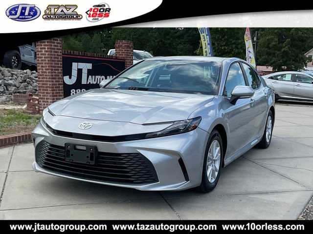 Used 2025 Toyota Camry LE FWD image 3