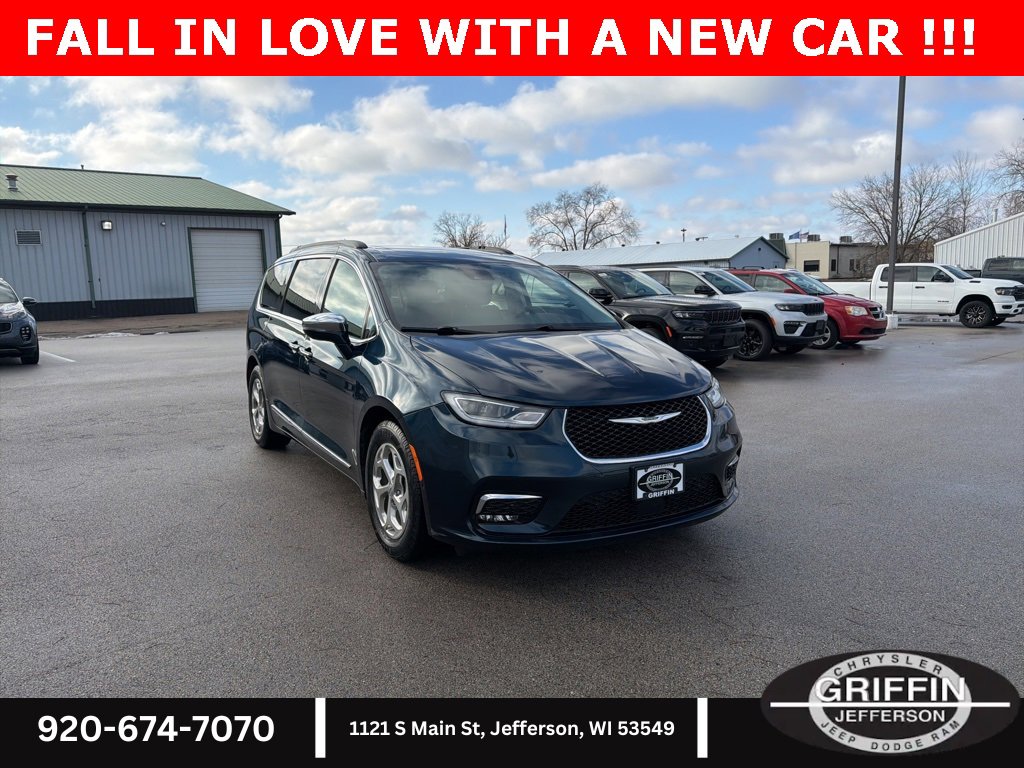 Used 2022 Chrysler Pacifica Limited image 4