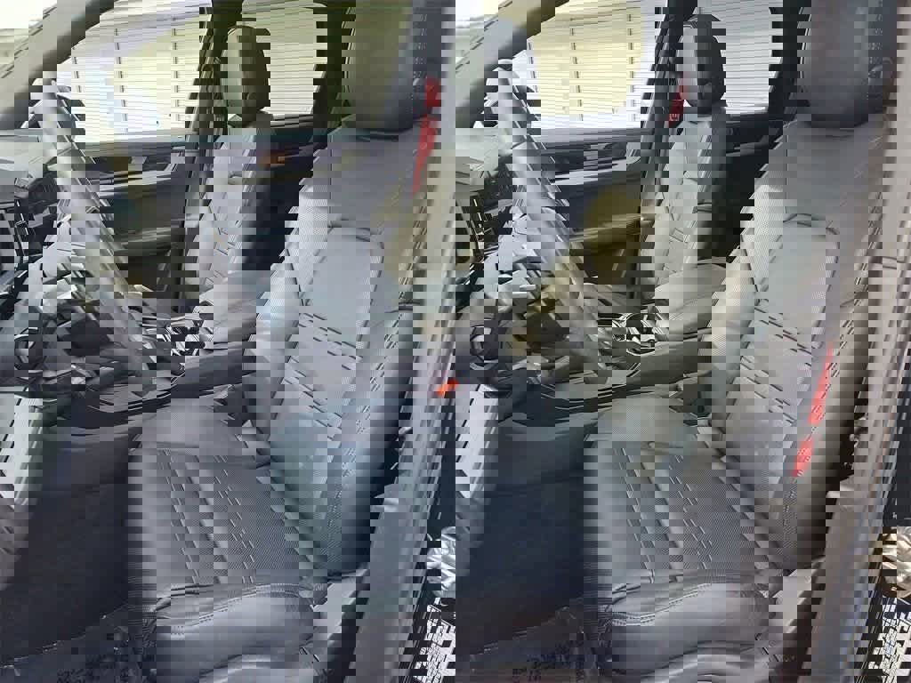 Used 2025 Porsche Cayenne S image 5