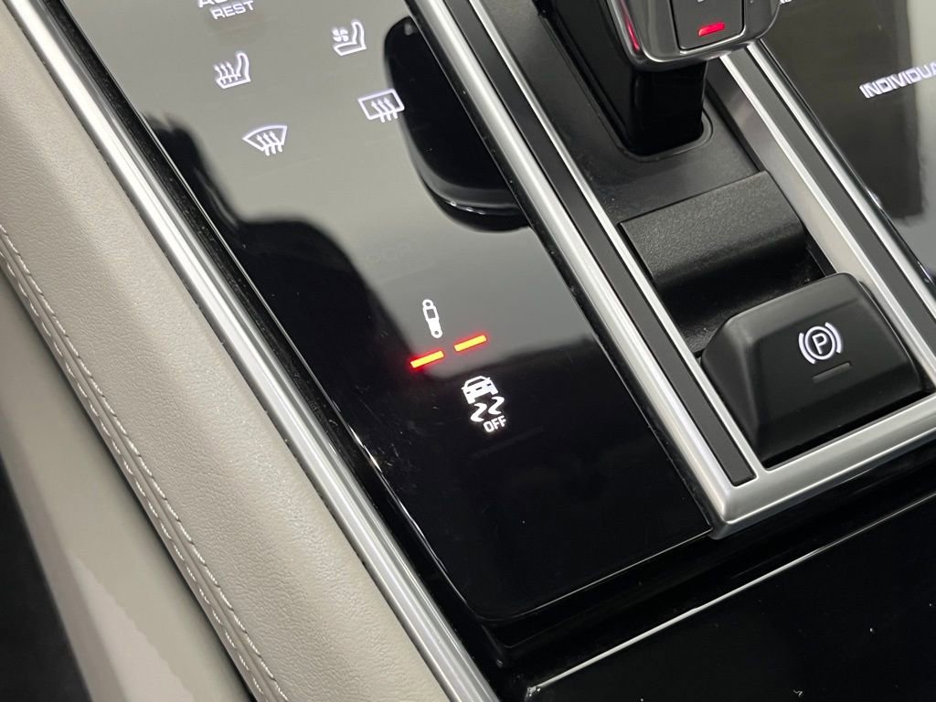 Used 2019 Porsche Panamera 4 image 17