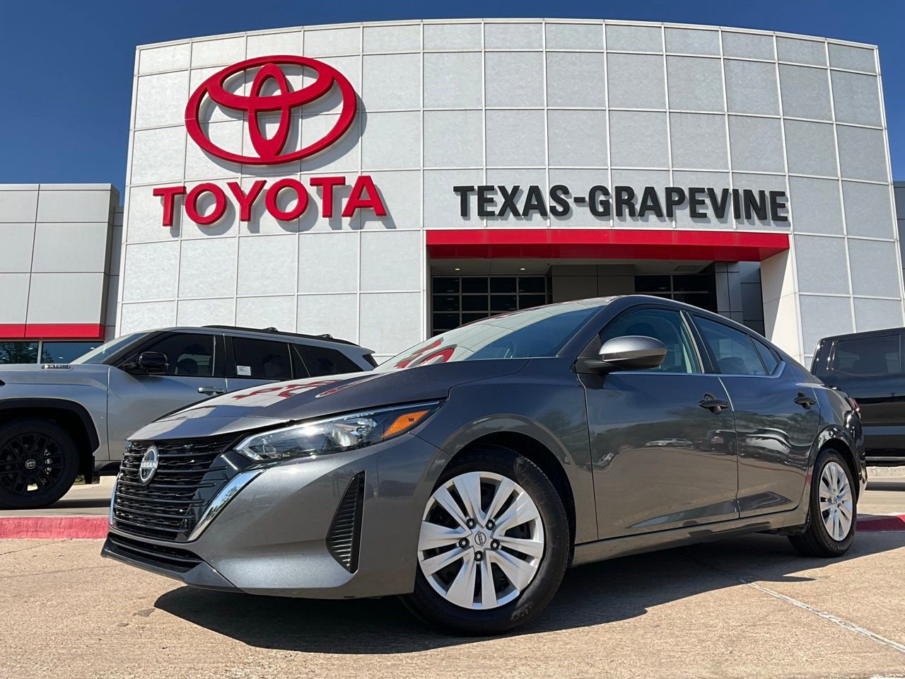 Used 2025 Nissan Sentra S image 2