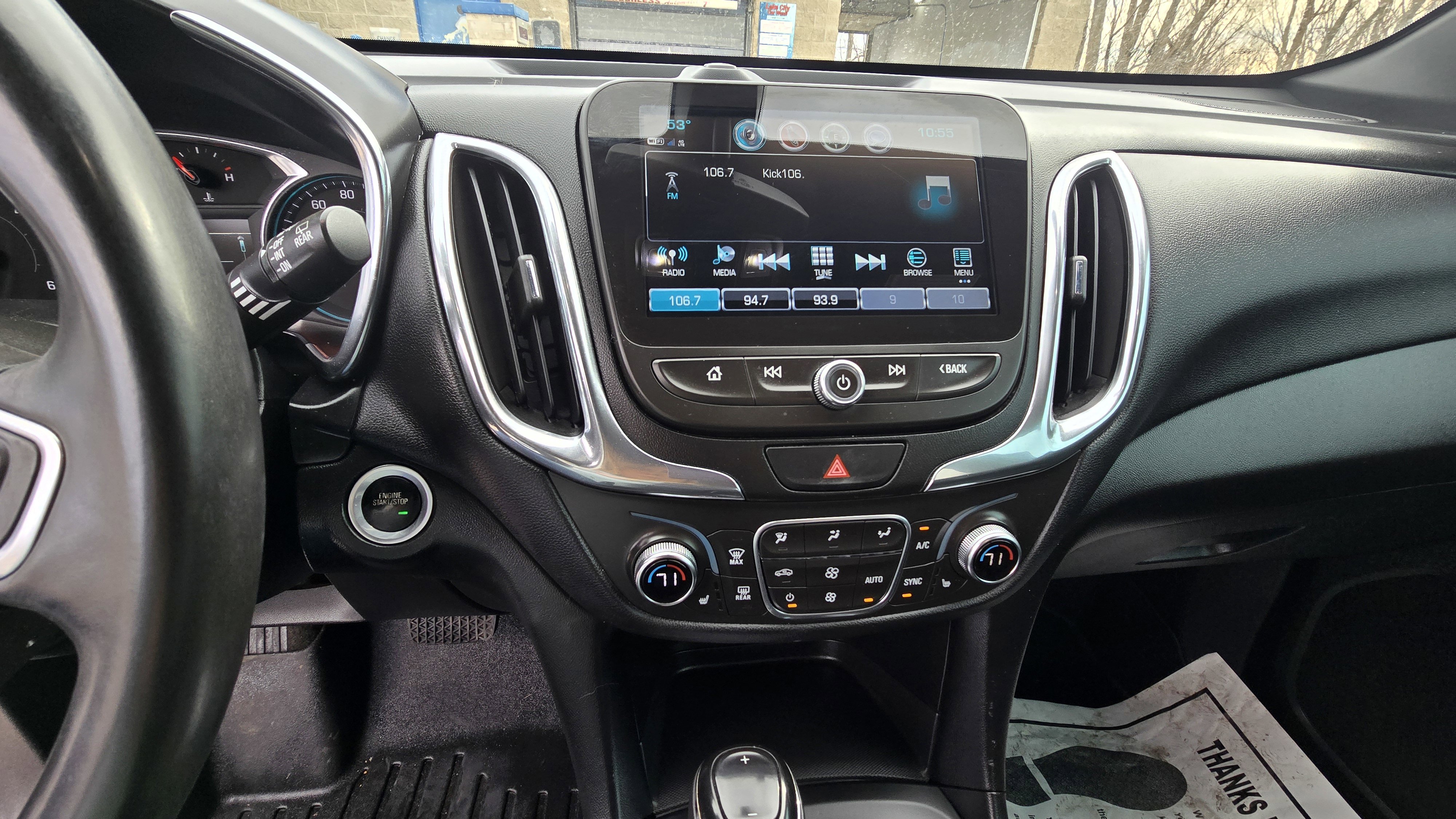 Used 2018 Chevrolet Equinox LT w/ Sun & Infotainment Package image 18