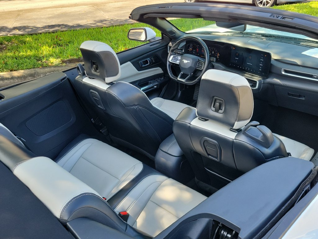 Used 2024 Ford Mustang Premium RWD image 23