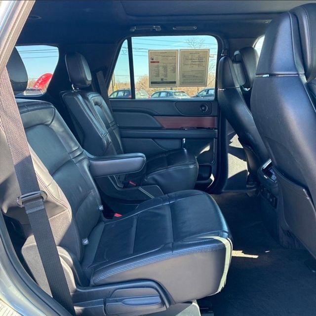 Used 2023 Lincoln Navigator Reserve image 8