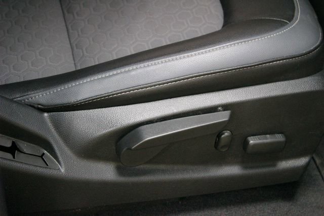 Used 2019 Chevrolet Colorado Z71 AWD/4WD image 12