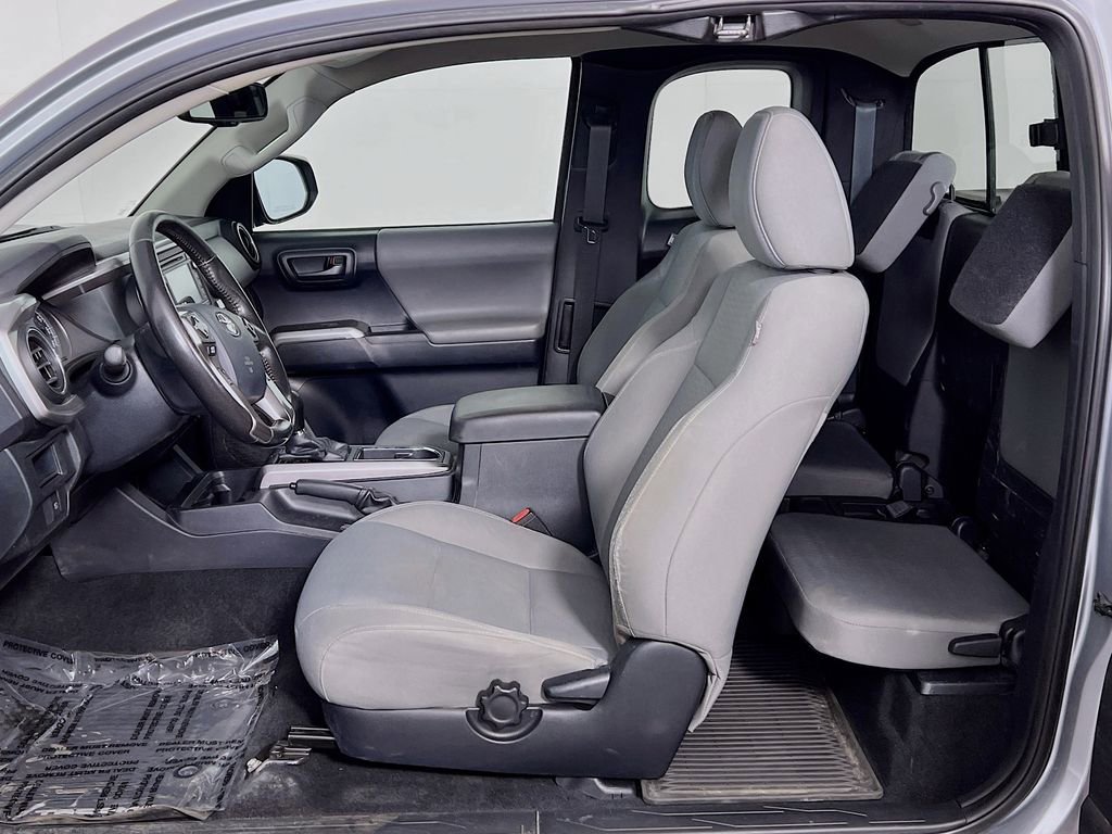 Used 2019 Toyota Tacoma SR5 AWD/4WD image 25