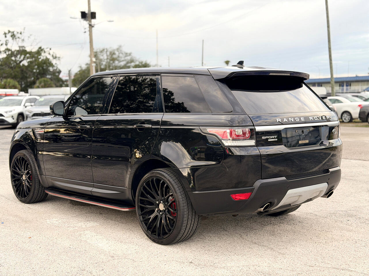 Used 2016 Land Rover Range Rover Sport HSE image 3