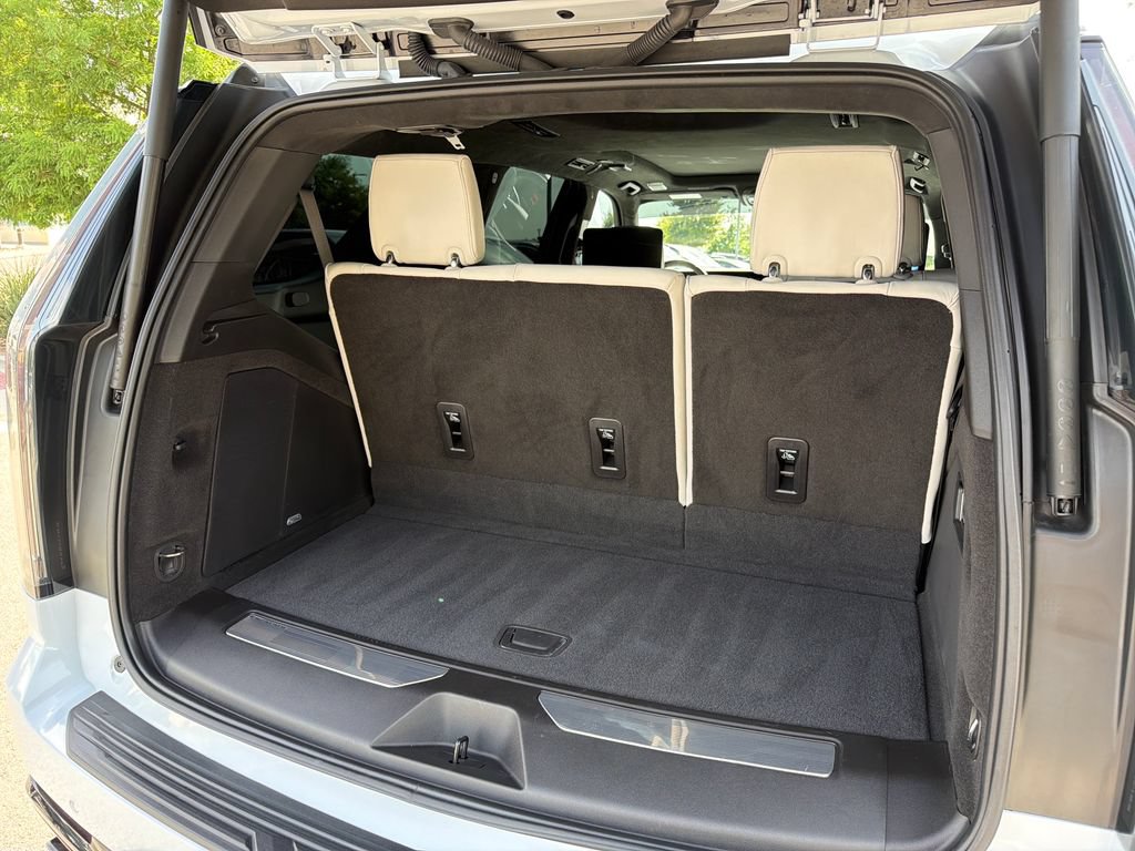 Used 2026 Cadillac Escalade V w/ LPO, ONYX Package AWD/4WD image 45