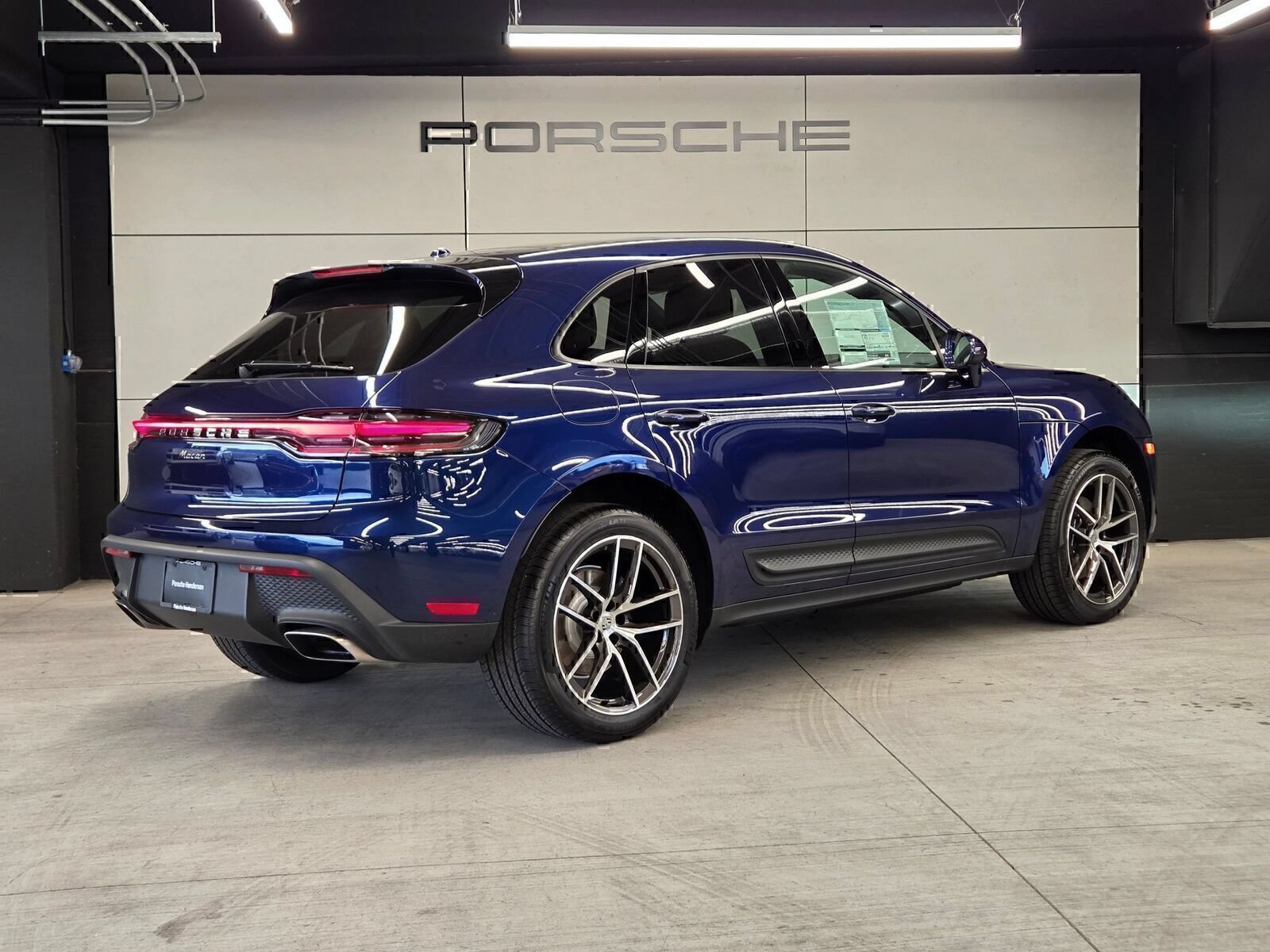 Certified 2026 Porsche Macan AWD/4WD image 6