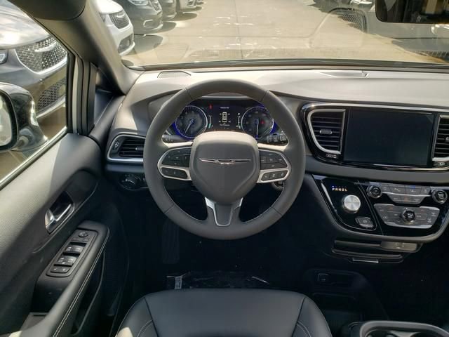 New 2026 Chrysler Voyager LX FWD image 9
