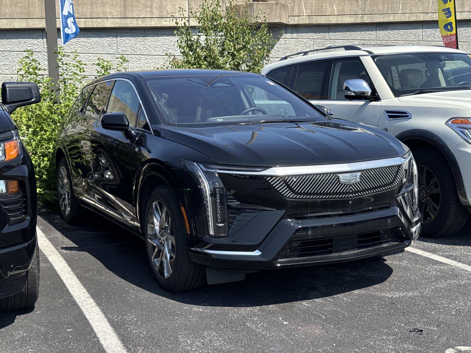 Certified 2025 Cadillac Optiq Luxury 1 AWD/4WD image 3
