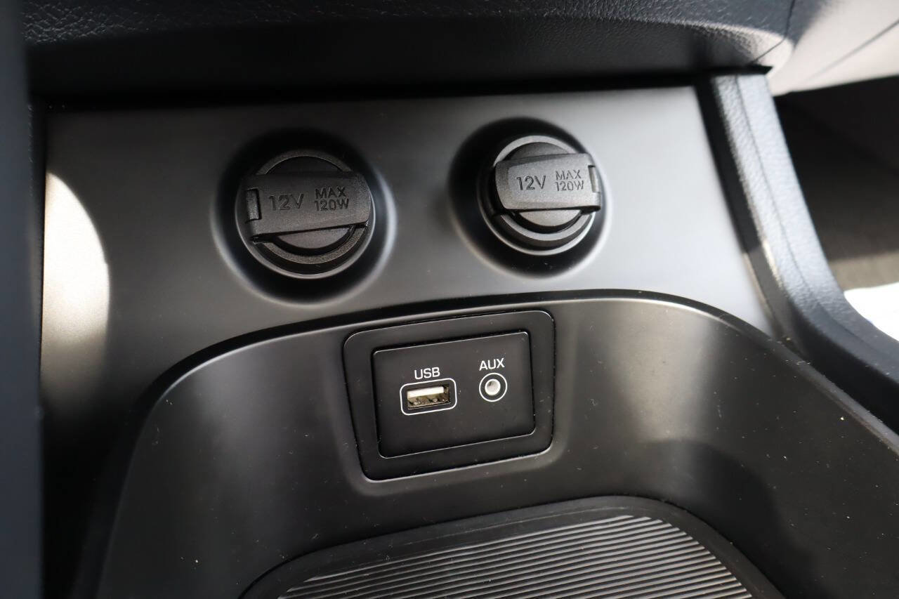 Used 2017 Hyundai Santa Fe Limited image 20