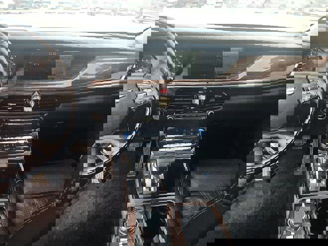 Used 2018 Genesis G90 3.3T Premium image 14