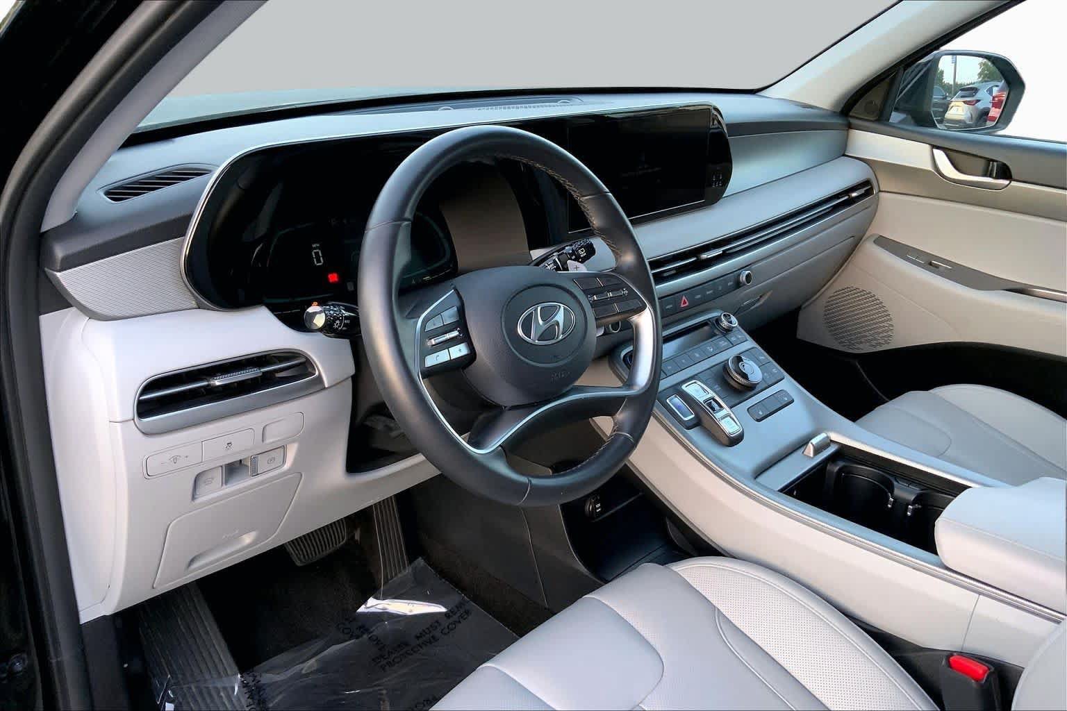 Used 2025 Hyundai Palisade SEL FWD image 16