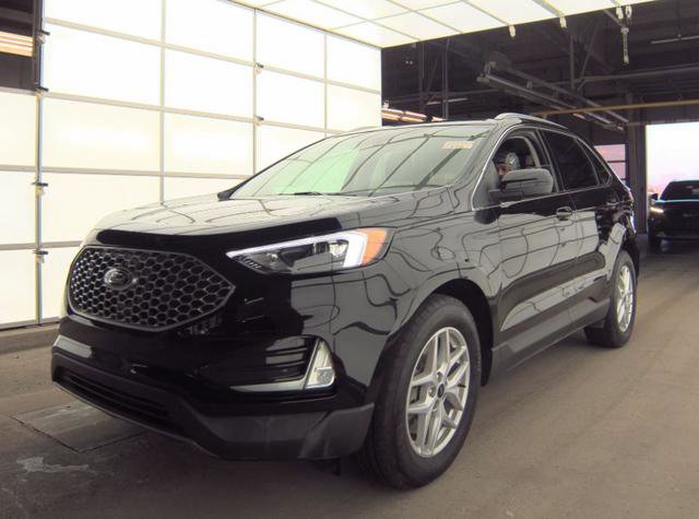 Used 2024 Ford Edge SEL w/ Convenience Package image 5