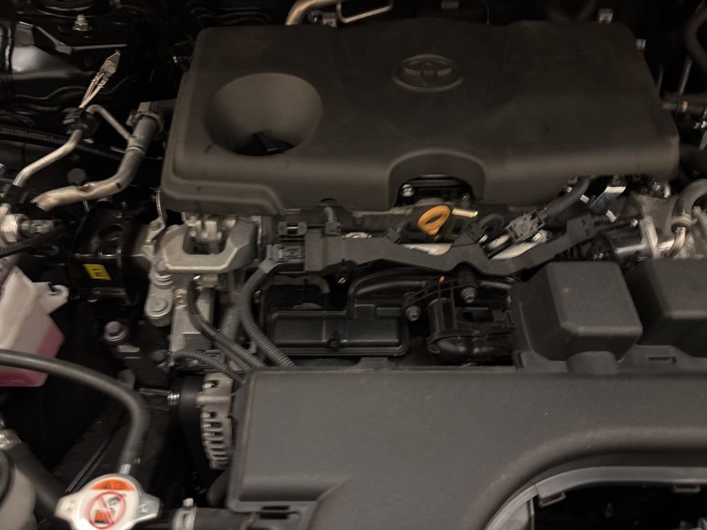 Used 2025 Toyota RAV4 XLE image 26