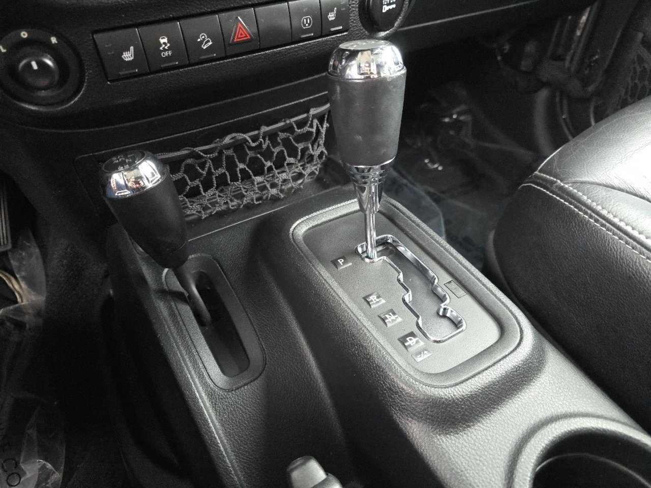 Used 2016 Jeep Wrangler Unlimited Sahara w/ Dual Top Group image 27