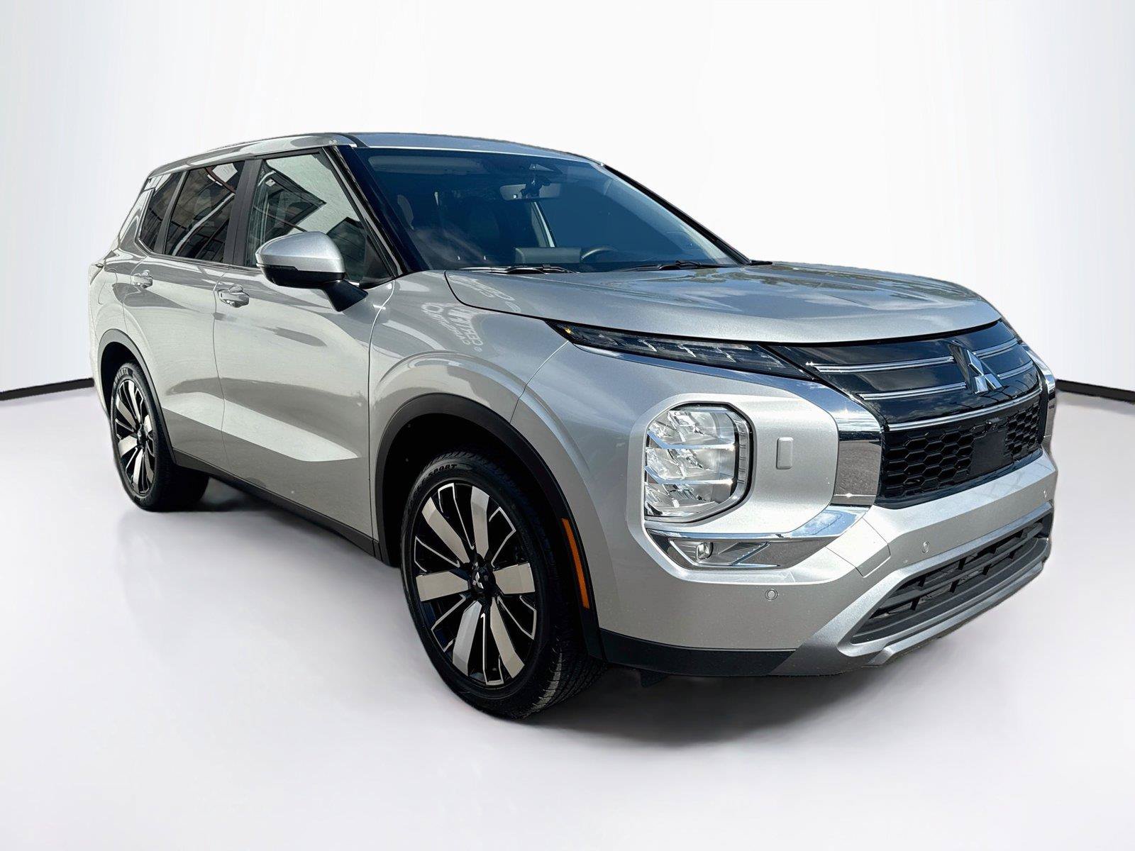 Used 2025 Mitsubishi Outlander SE AWD/4WD image 7