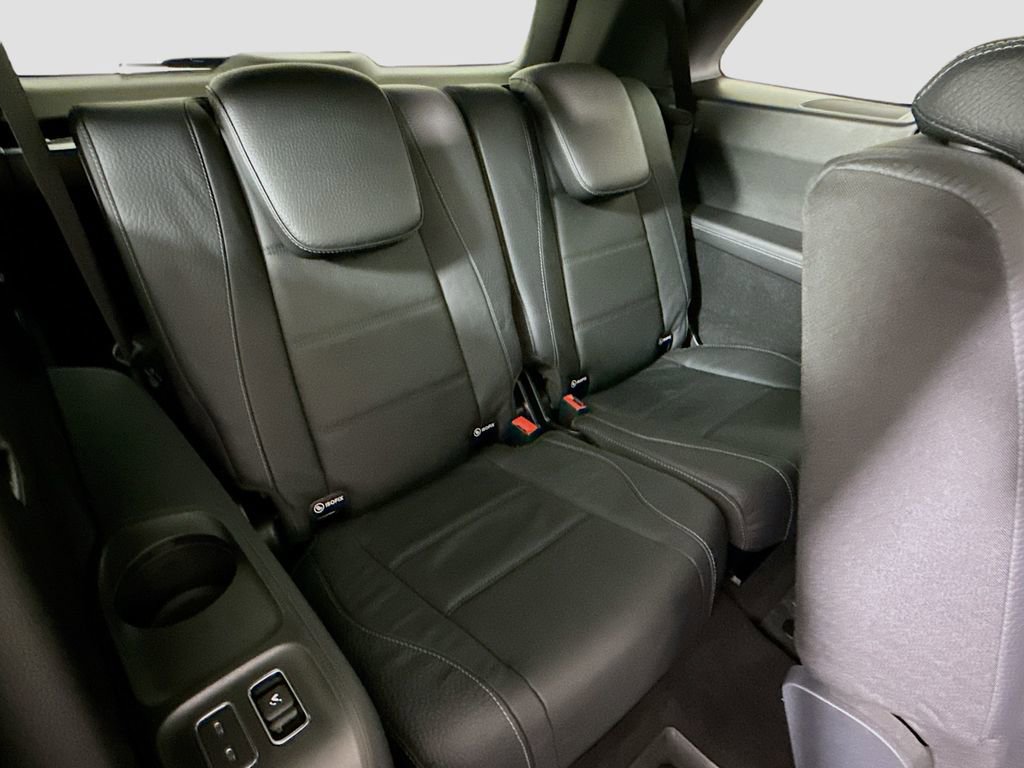 Used 2024 Mercedes-Benz GLS 450 4MATIC image 29