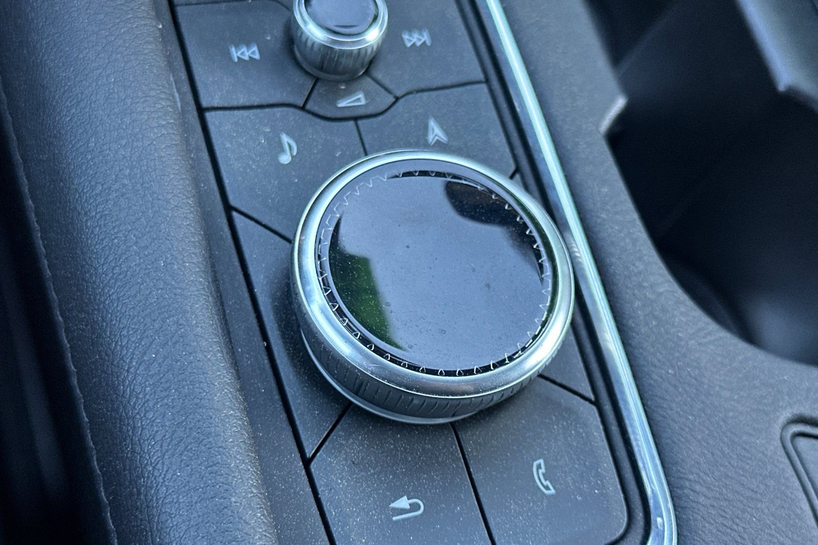 Used 2025 Cadillac XT6 Premium Luxury w/ Technology Package image 33