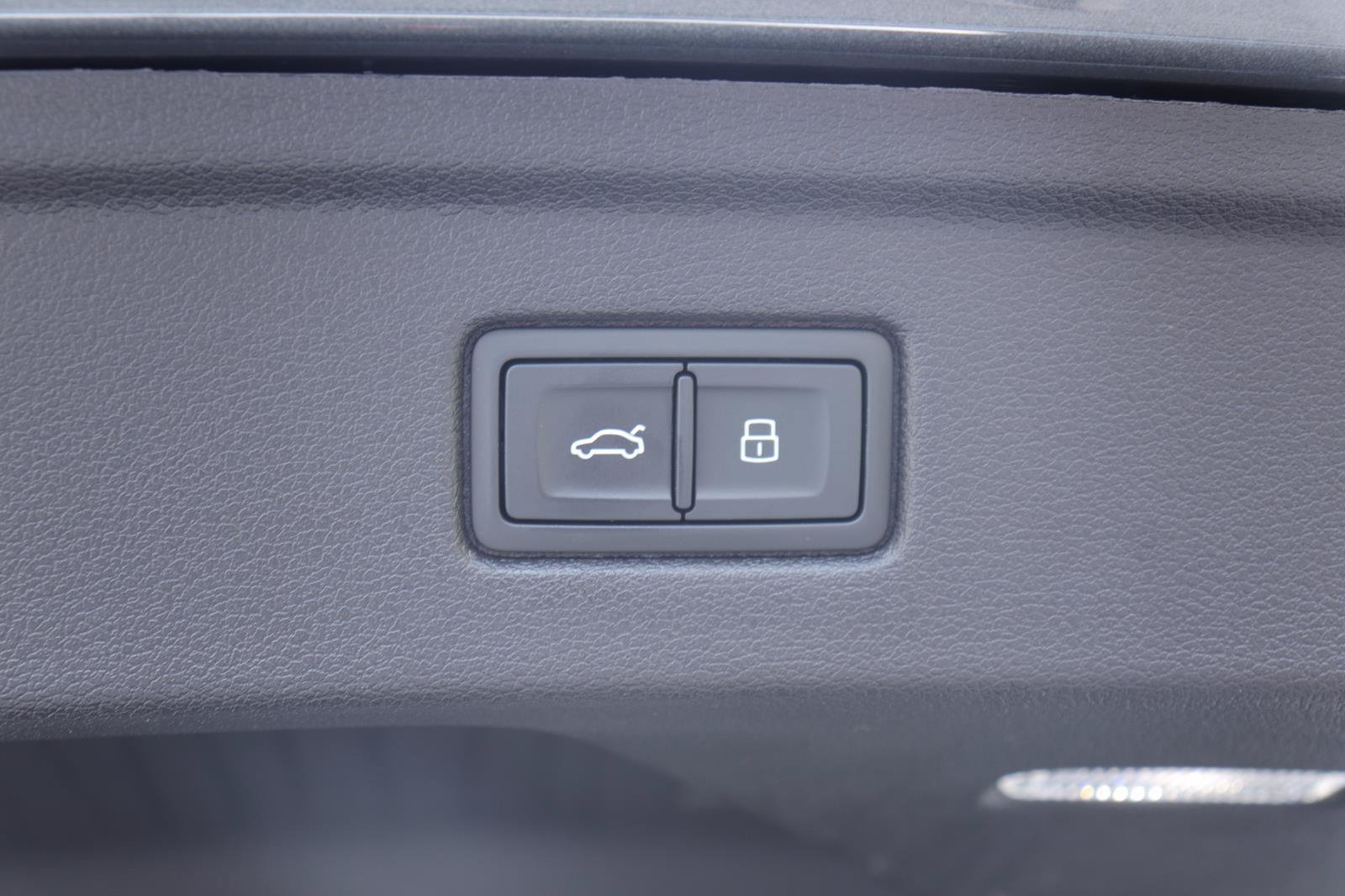 Used 2024 Audi S5 Premium Plus w/ Premium Plus Package AWD/4WD image 17