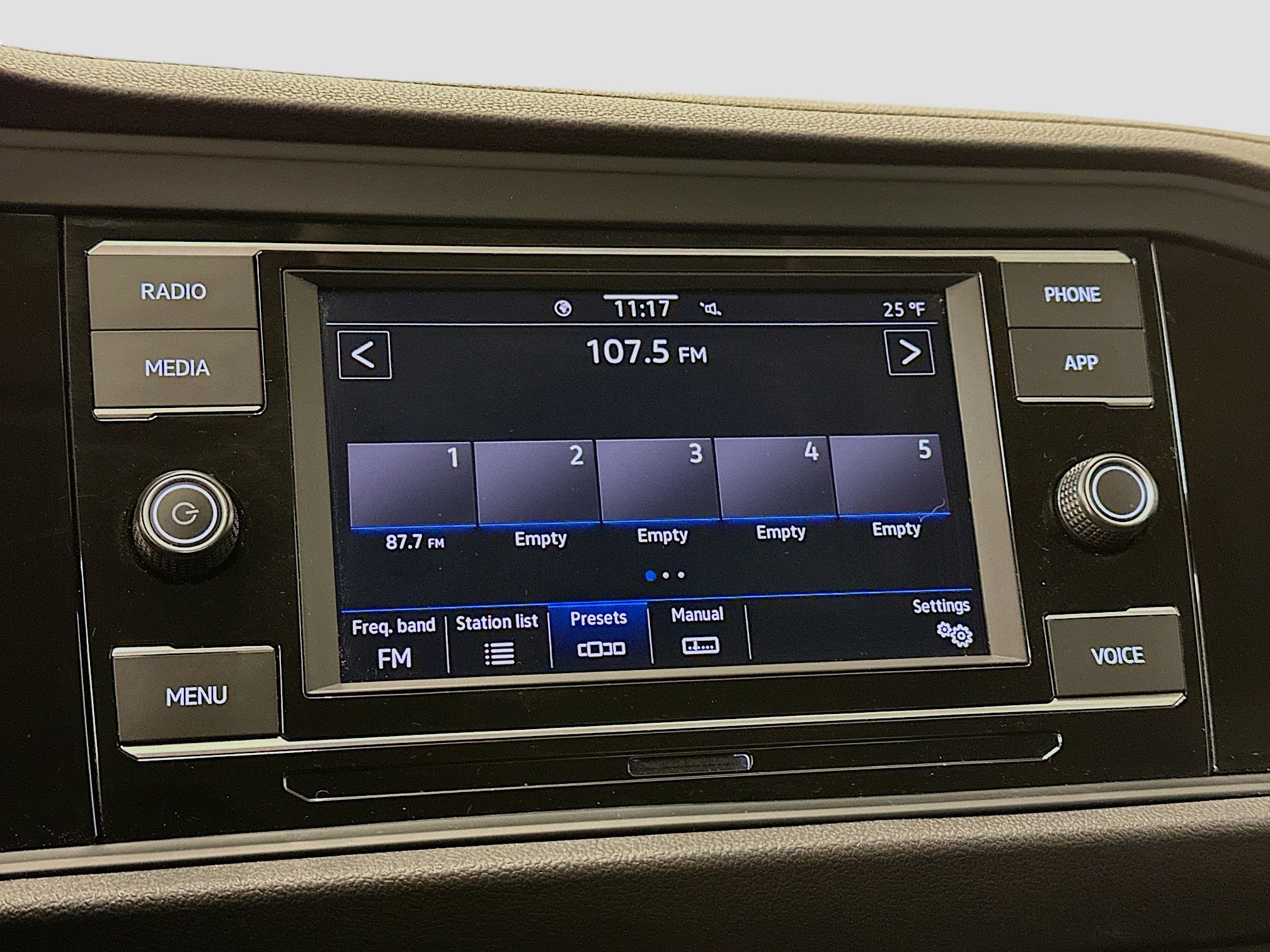 Used 2024 Volkswagen Jetta S image 21