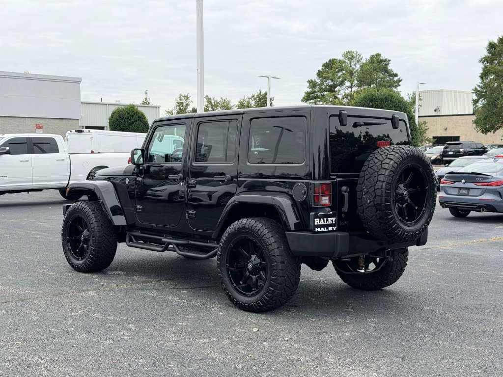 Used 2018 Jeep Wrangler Unlimited Sahara AWD/4WD image 4