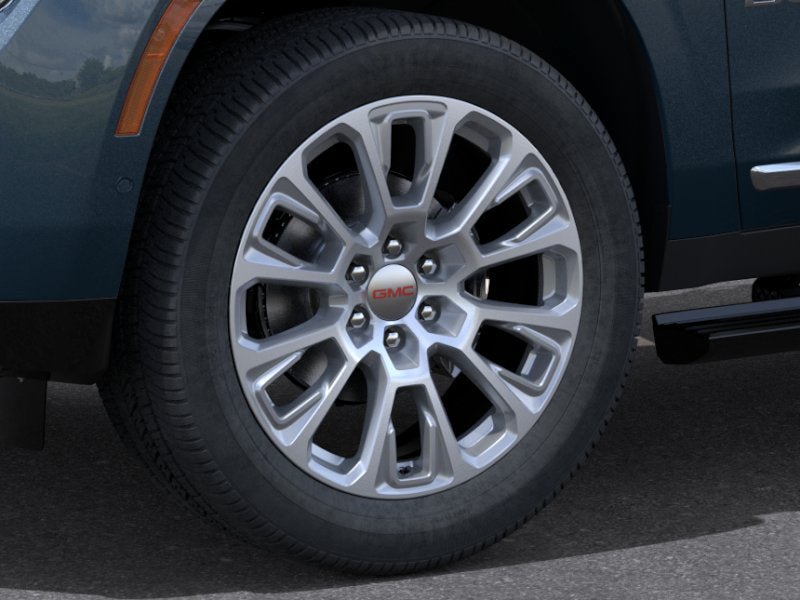 New 2026 GMC Yukon Denali w/ Denali Reserve Package AWD/4WD image 9