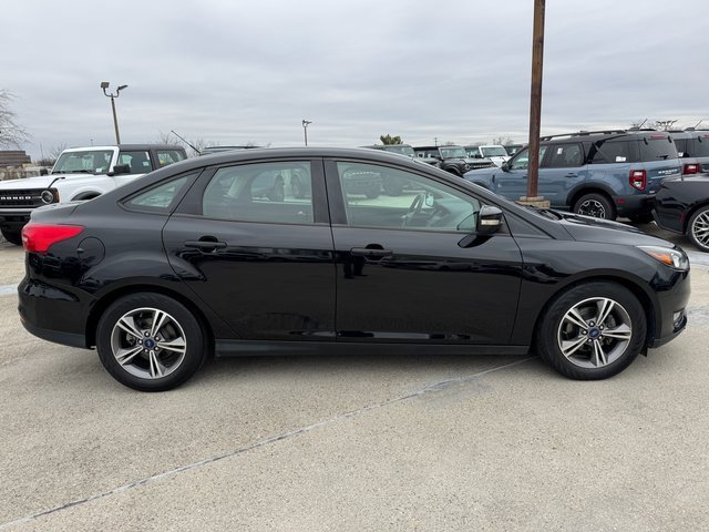 Used 2018 Ford Focus SE w/ SE Appearance Package image 7