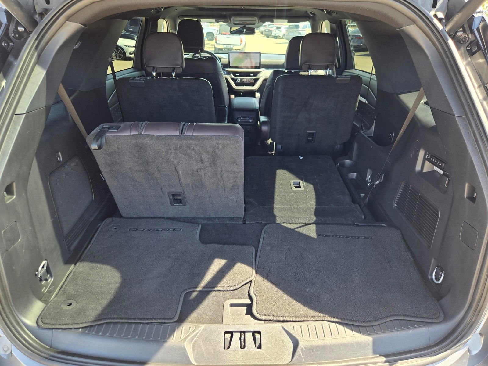 Used 2025 Ford Explorer Platinum w/ LUX Leather Package image 27