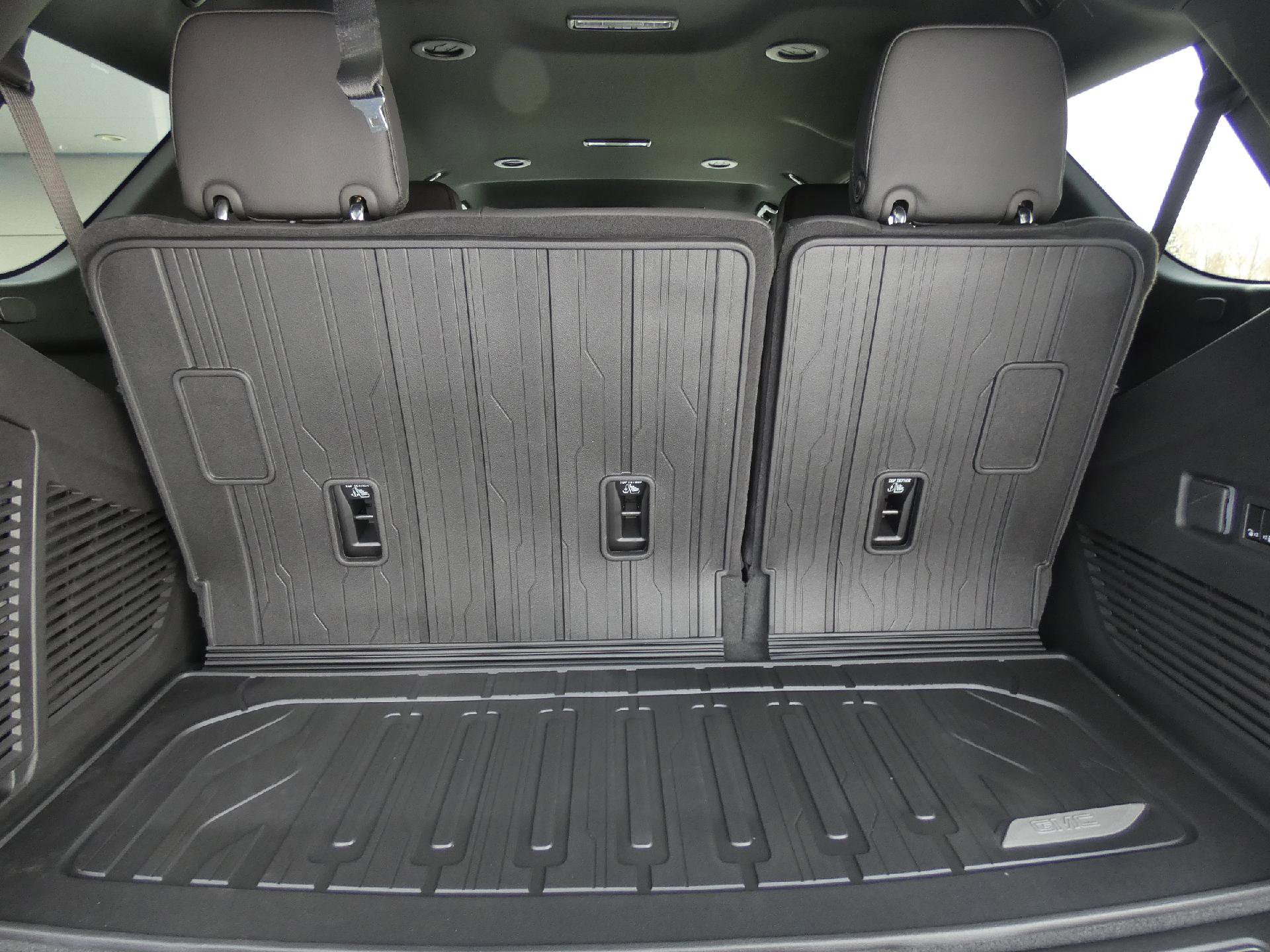 New 2026 GMC Yukon Denali w/ LPO, Floor Liner Package image 15