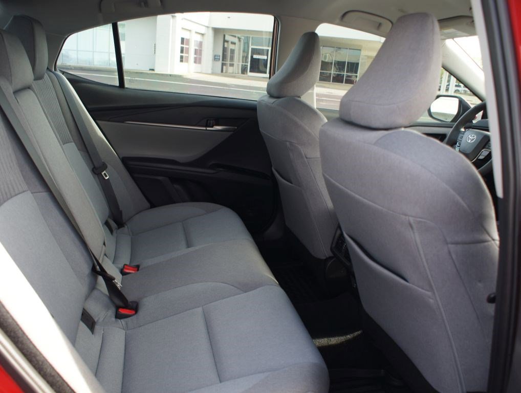 Used 2025 Toyota Camry LE w/ Convenience Package FWD image 21