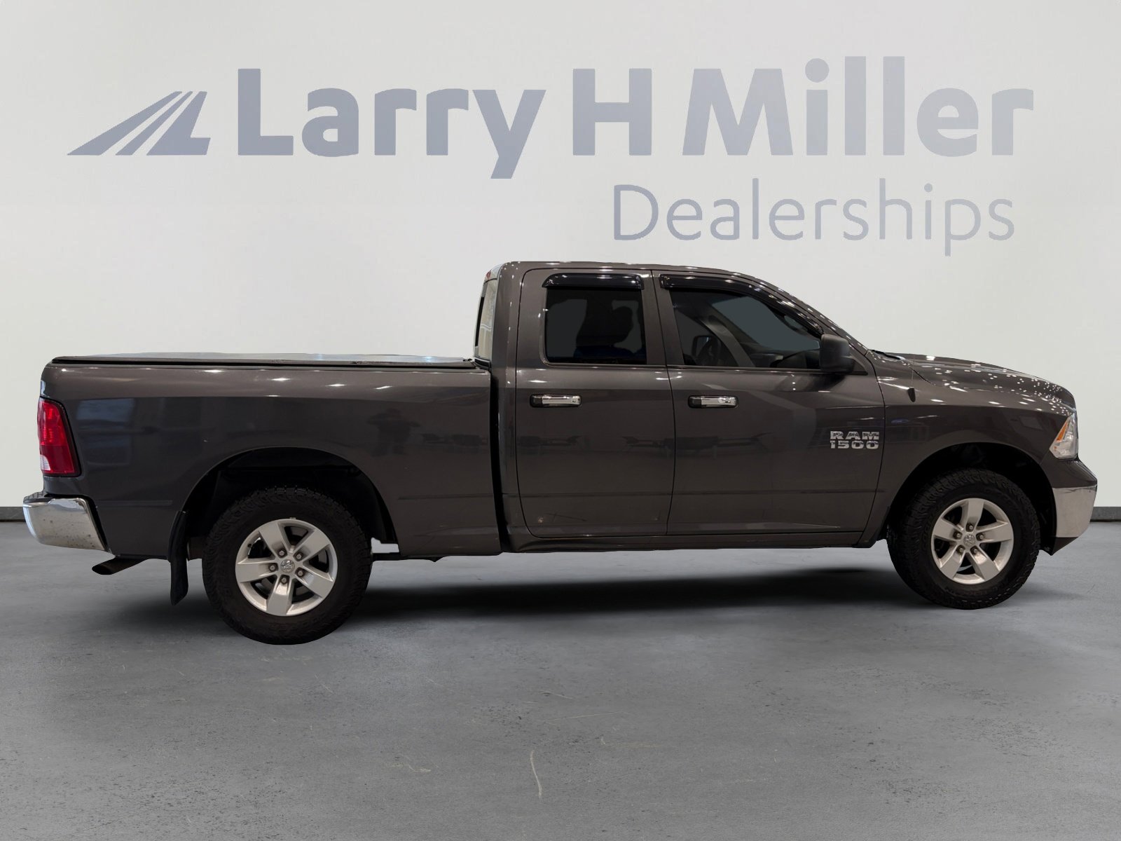 Used 2017 RAM 1500 Classic SLT AWD/4WD image 6