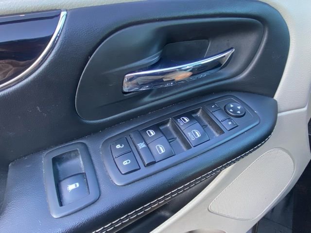 Used 2019 Dodge Grand Caravan SXT image 15