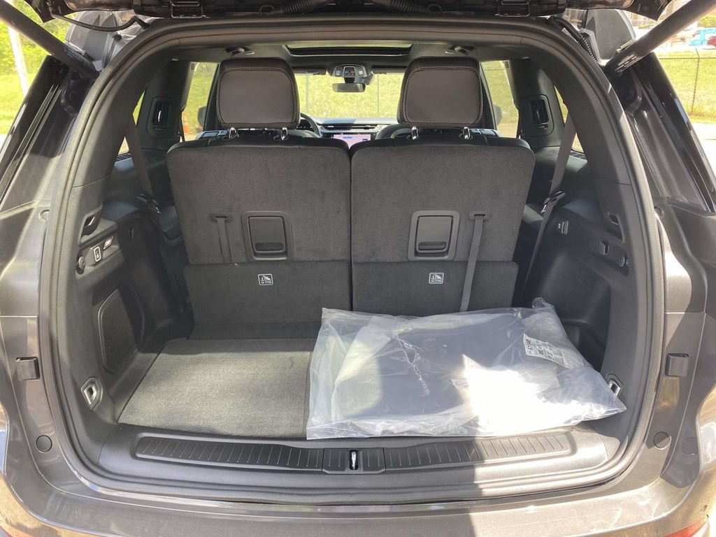 New 2026 Jeep Grand Cherokee L Limited w/ Limited Altitude Package RWD image 9