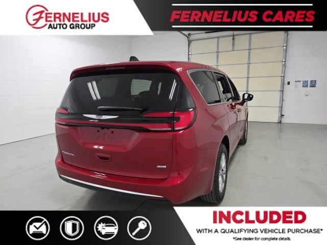 New 2026 Chrysler Pacifica Select image 4