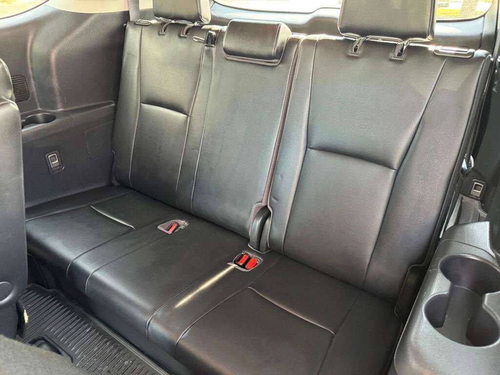 Certified 2020 Toyota Highlander XLE AWD/4WD image 8
