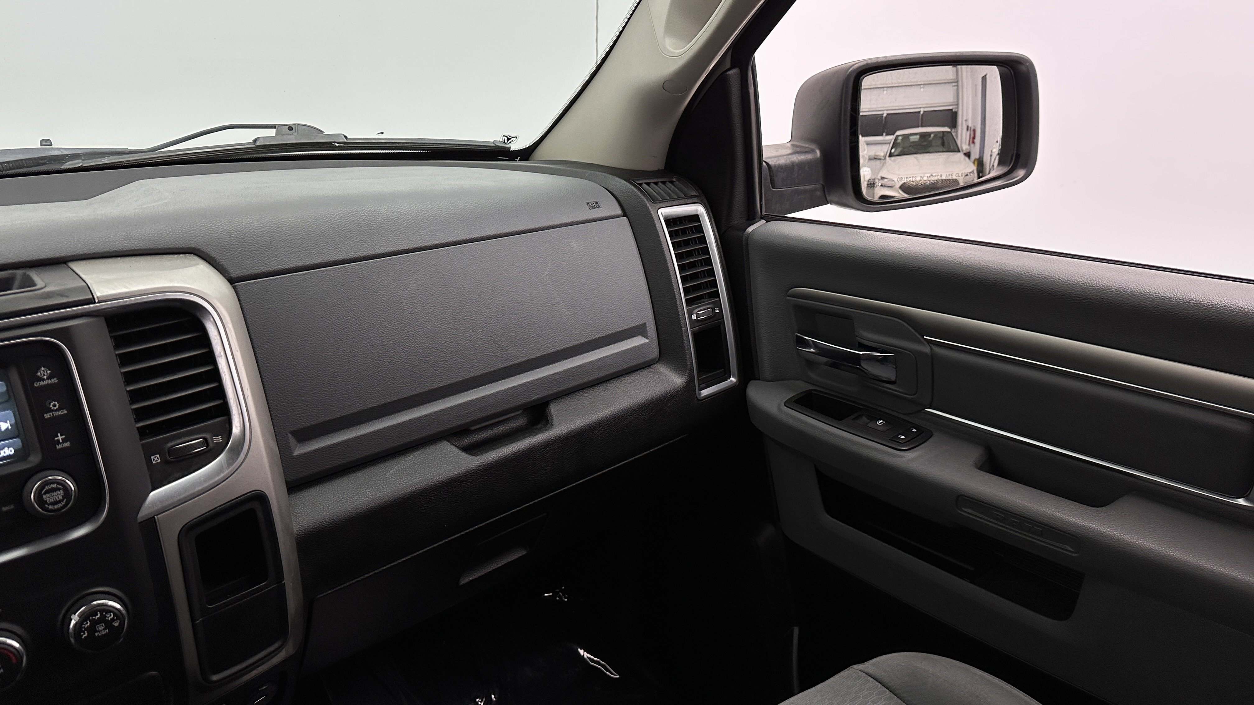 Used 2020 RAM 1500 Classic SLT image 28
