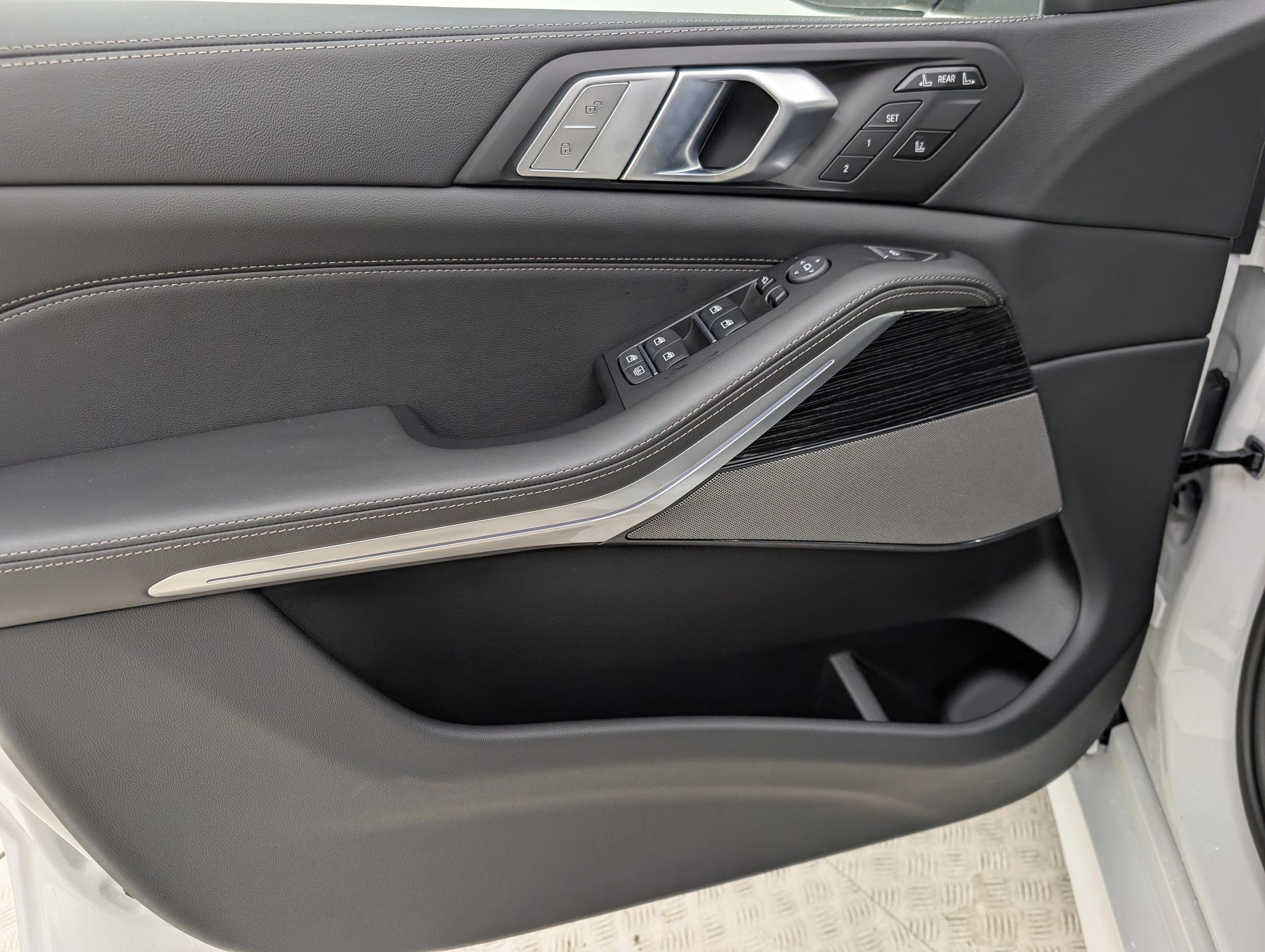 New 2026 BMW X7 xDrive40i w/ M Sport Package image 14