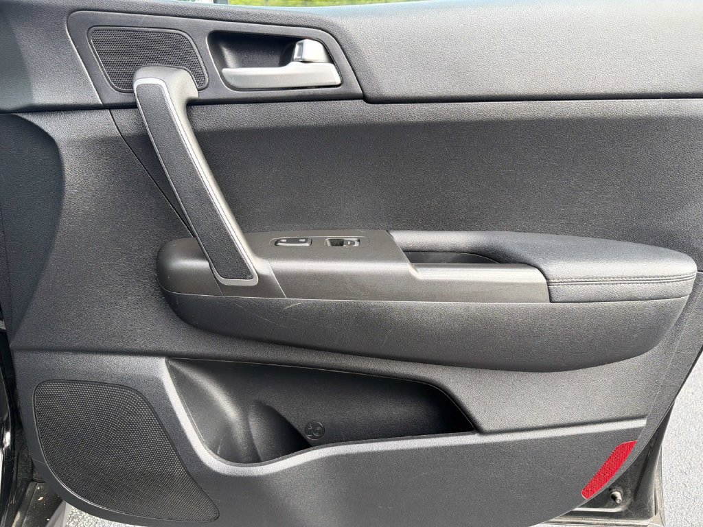 Used 2019 Kia Sportage LX FWD image 42
