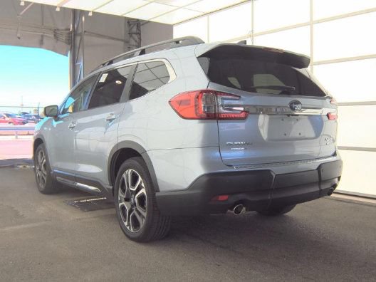 Used 2023 Subaru Ascent Limited w/ Technology Package AWD/4WD image 3